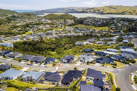 Photo of property in 5 Madeira Close, Whitby, Porirua, 5024