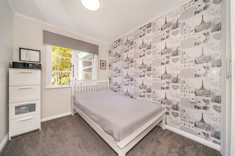 Photo of property in 114 Pinehaven Road, Pinehaven, Upper Hutt, 5019