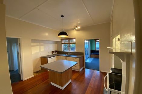 Photo of property in 18 Wood Street, Takaro, Palmerston North, 4410