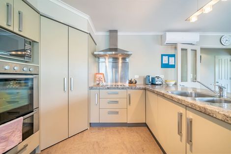 Photo of property in 2 Cosgrove Rise, Riverstone Terraces, Upper Hutt, 5018