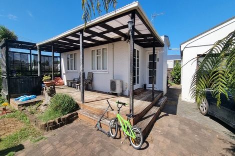 Photo of property in 31 Railway Street West, Papakura, 2110