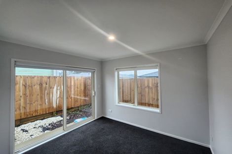 Photo of property in 30 Opouatu Avenue, Glenbrook, 2681