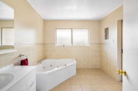 Photo of property in 20 Roskilda Crescent, Taradale, Napier, 4112