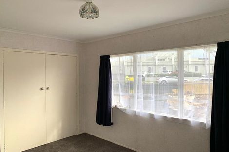 Photo of property in 1 Menary Street, Papakura, 2110