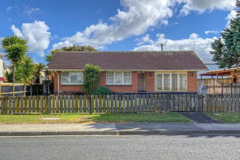 Photo of property in 22 Fernaig Street, Papakura, 2110