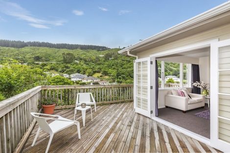 Photo of property in 31 Olivia Crescent, Tawa, Wellington, 5028