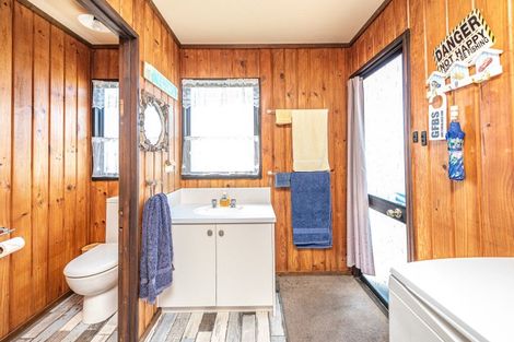 Photo of property in 22 Okiwa Terrace, Waiinu Beach, Wanganui, 4588