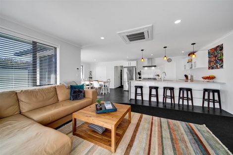 Photo of property in 4 Gleneagles Way, Waiwhakaiho, New Plymouth, 4312