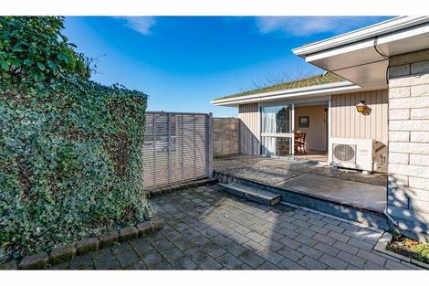 Photo of property in 19 Broadfell Avenue, Avonhead, Christchurch, 8042