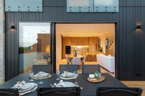 Photo of property in 8a Serrata Place, Browns Bay, Auckland, 0630