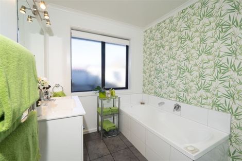 Photo of property in 16 Johnstone Street, Tinwald, Ashburton, 7700