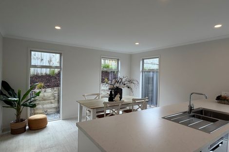 Photo of property in 23 Hammick Crescent, Pyes Pa, 3112