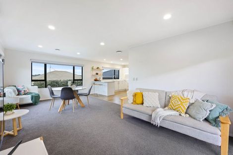 Photo of property in 1/14 Kells Place, Botany Downs, Auckland, 2010
