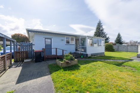Photo of property in 35 Mararoa Drive, Manapouri, 9679