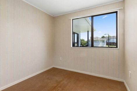 Photo of property in 16 Penguin Grove, Waitangirua, Porirua, 5024