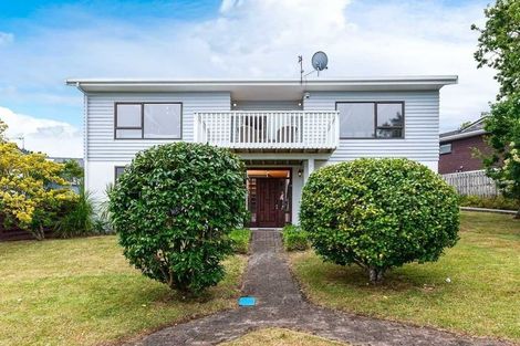 Photo of property in 19 Glen Vista Place, Bayview, Auckland, 0629