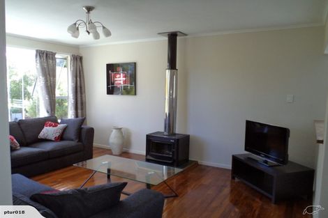 Photo of property in 1/52 Harrington Road, Henderson, Auckland, 0610