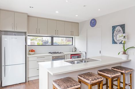 Photo of property in 48 Madison Terrace, Silverdale, 0932