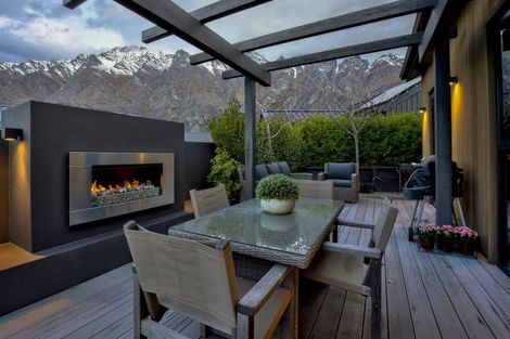 Photo of property in 14 Kerrera Lane, Jacks Point, Queenstown, 9371