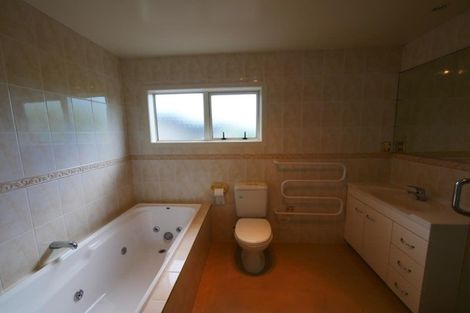 Photo of property in 28 Phoenicia Court, The Gardens, Auckland, 2105