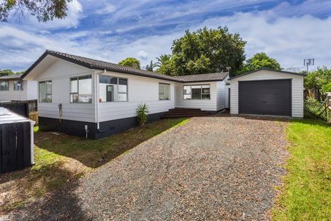 Photo of property in 22 St Catherine Crescent, West Harbour, Auckland, 0618