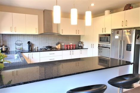 Photo of property in 48 Huntington Park Drive, Greenhithe, Auckland, 0632