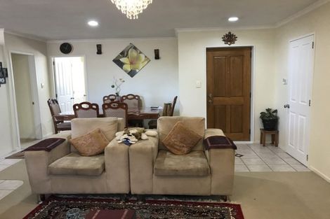 Photo of property in 48 Castlefinn Drive, Weymouth, Auckland, 2103