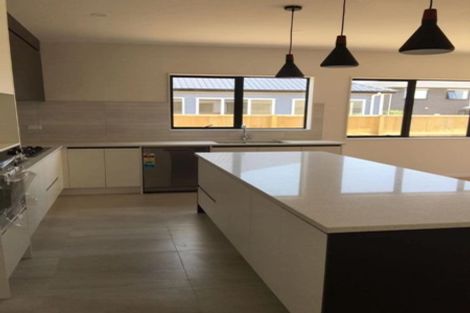 Photo of property in 6 Twin Parks Rise, Papakura, 2110