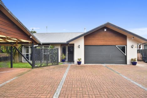 Photo of property in 61 Carnoustie Drive, Wattle Downs, Auckland, 2103