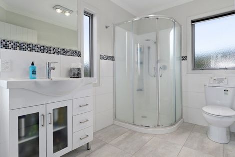 Photo of property in 12 Haden Place, Omokoroa, 3114