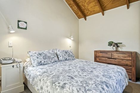 Photo of property in 230 Onewa Road, Birkenhead, Auckland, 0626