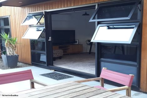 Photo of property in 14 Hamblyn Street, Strandon, New Plymouth, 4312