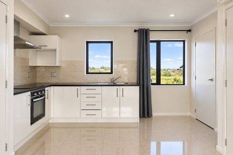 Photo of property in 2/8 Kerrs Road, Wiri, Auckland, 2104