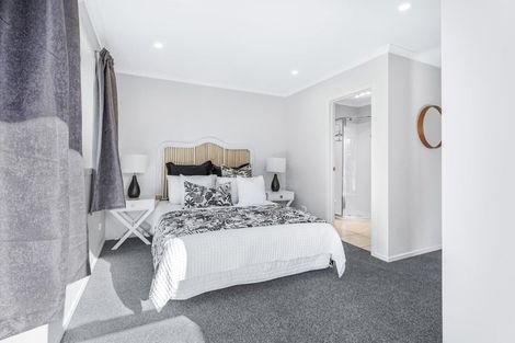 Photo of property in 2/23 Montgomery Crescent, Bader, Hamilton, 3206