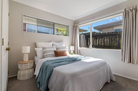 Photo of property in 1/2 Doment Crescent, Orewa, 0931