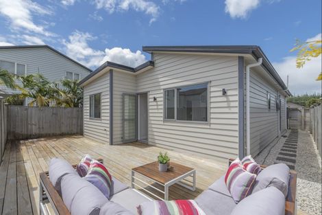 Photo of property in 9 Survila Street, Takanini, 2110