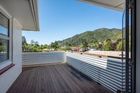 Photo of property in 51 Wairau Road, Picton, 7220