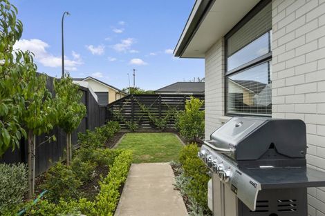 Photo of property in 15 Charlotte Drive, Omokoroa, 3114