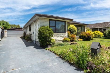 Photo of property in 17 Wakelin Place, Redwood, Christchurch, 8051