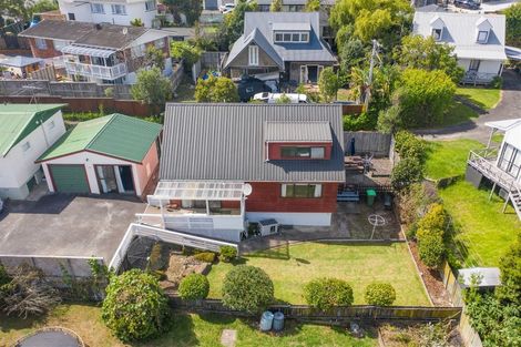 Photo of property in 2/24 Kaipatiki Road, Glenfield, Auckland, 0629