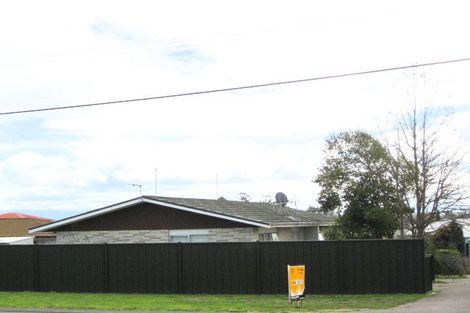Photo of property in 2/50 Middle Road, Havelock North, 4130