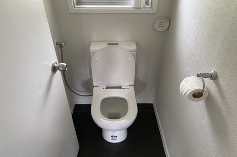 Photo of property in 74 Peach Road, Glenfield, Auckland, 0629