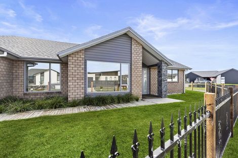 Photo of property in 2 Sydney Place, Flagstaff, Hamilton, 3210