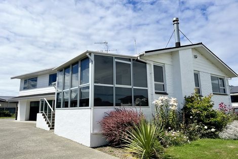Photo of property in 32 Kildare Drive, Waikiwi, Invercargill, 9810