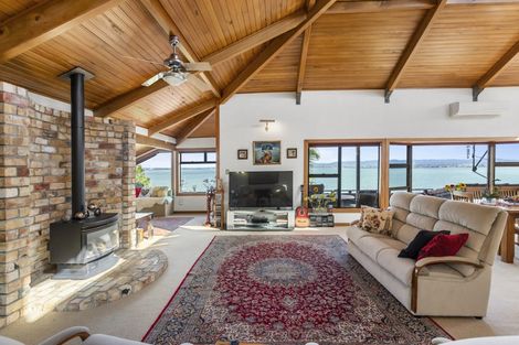 Photo of property in 16 Brigantine Drive, Beach Haven, Auckland, 0626