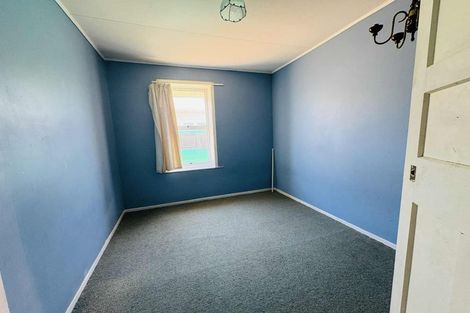 Photo of property in 2 Westbourne Terrace, Castlecliff, Whanganui, 4501