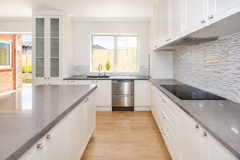 Photo of property in 68 Huntington Park Drive, Greenhithe, Auckland, 0632
