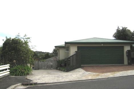 Photo of property in 27 Barron Drive, Green Bay, Auckland, 0604