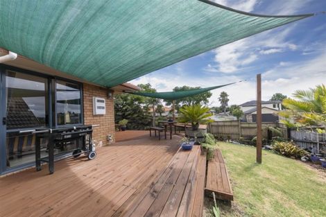 Photo of property in 2 Berkshire Terrace, Massey, Auckland, 0614