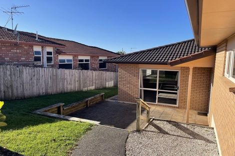 Photo of property in 35 Chesterfield Way, Orewa, 0931